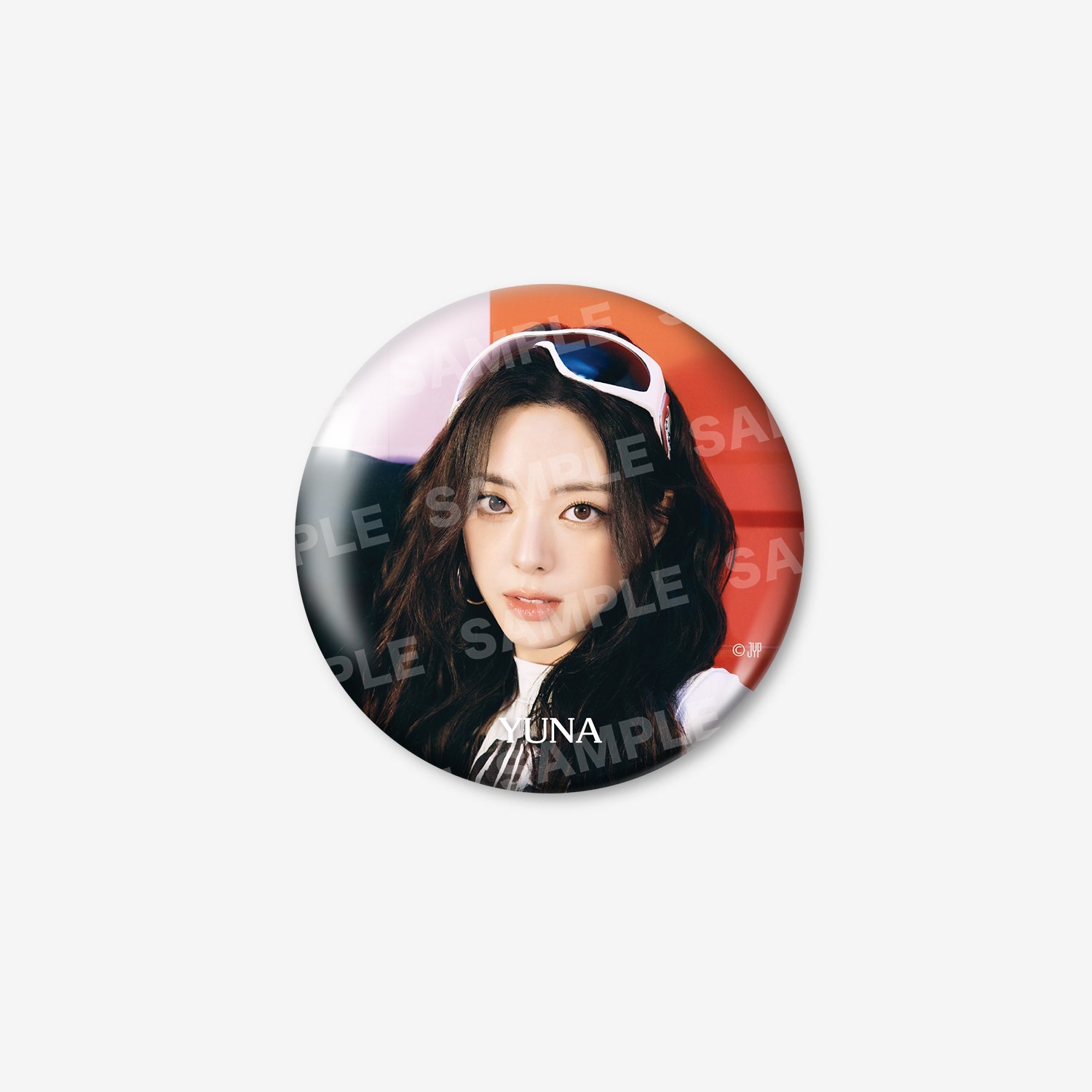 PHOTO BADGE - YUNA / ITZY『TUNNEL VISION』 – JYP JAPAN ONLINE STORE