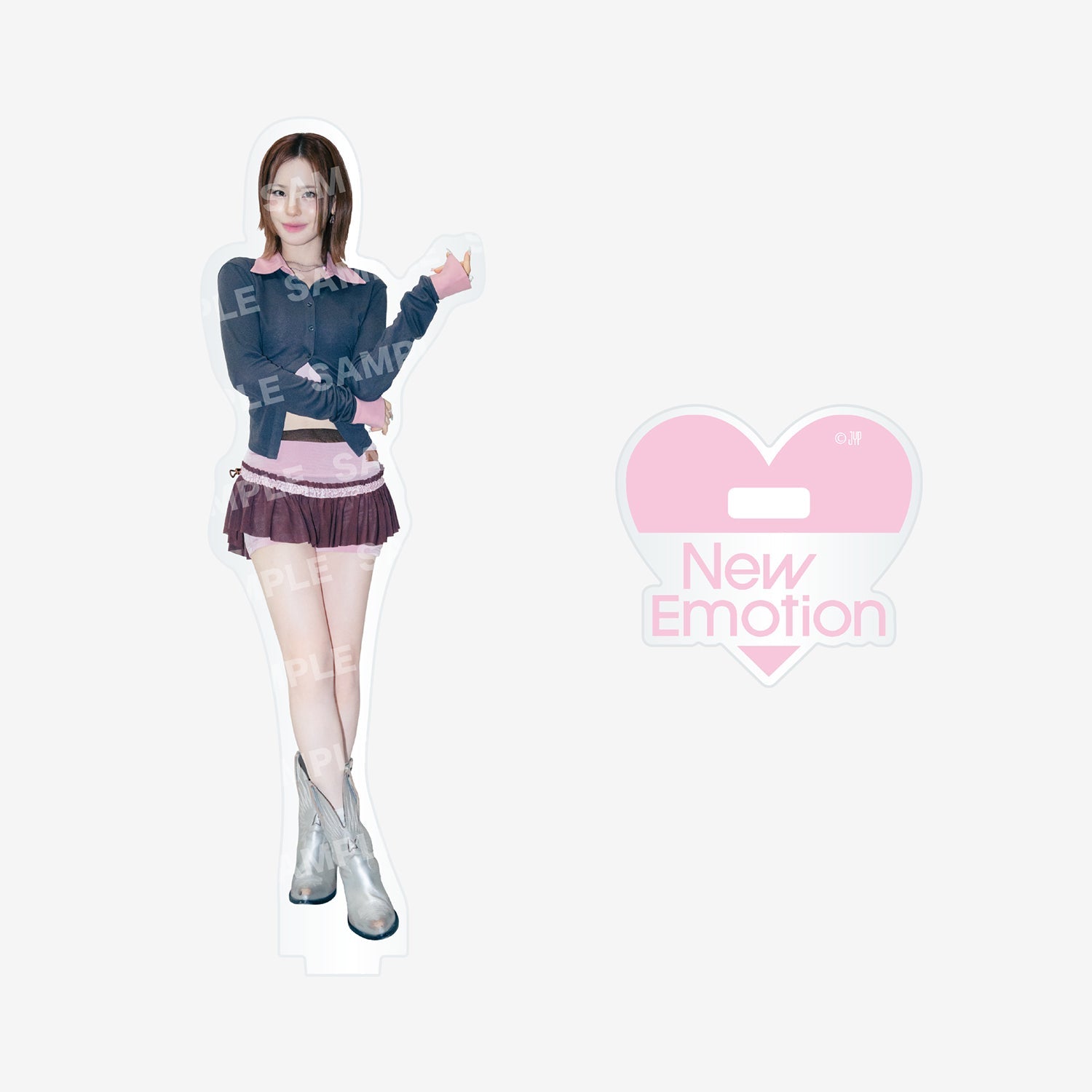 ACRYLIC STAND - MAKO / NiziU『New Emotion』 – JYP JAPAN ONLINE STORE