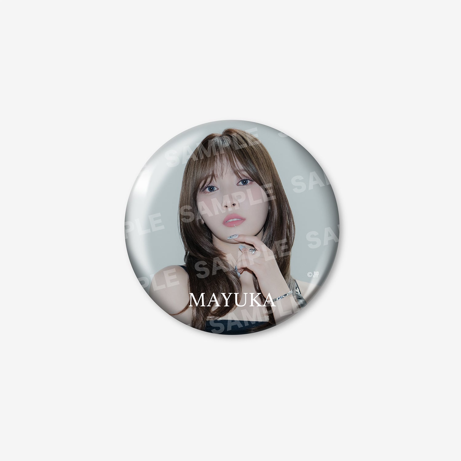 PHOTO BADGE - MAYUKA / NiziU『RISE UP』 – JYP JAPAN ONLINE STORE