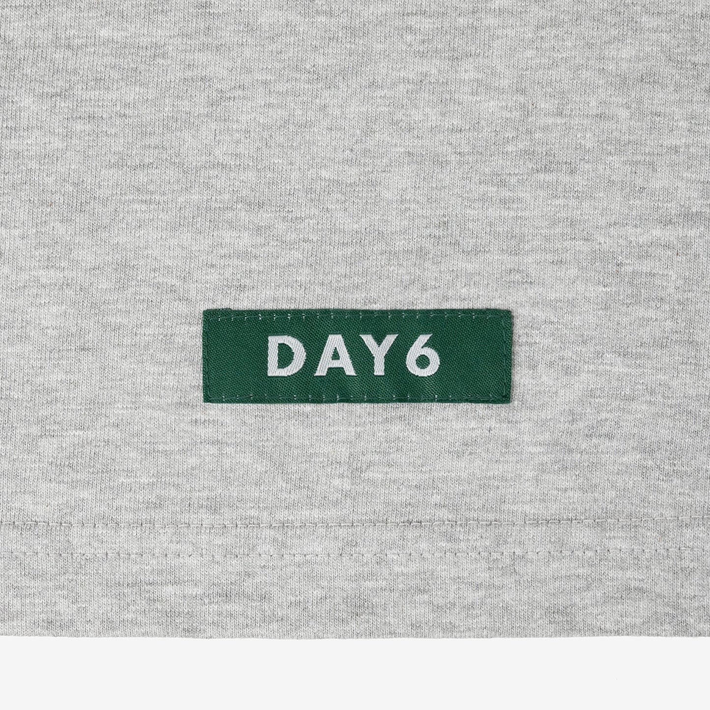 T-SHIRT【M】 / DAY6『3RD WORLD TOUR <FOREVER YOUNG>』