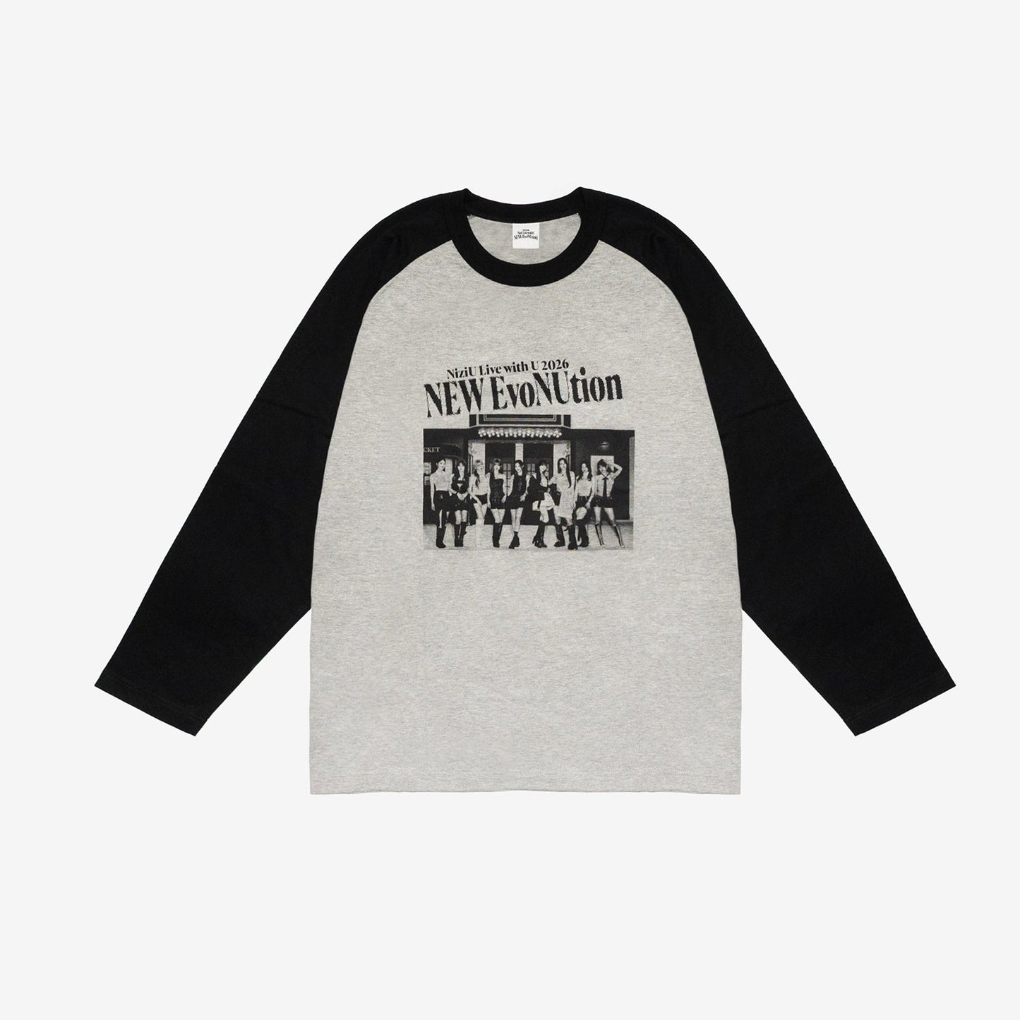 OVERSIZED RAGLAN T-SHIRT【M】/ NiziU『Live with U 2026 “NEW EvoNUtion”』
