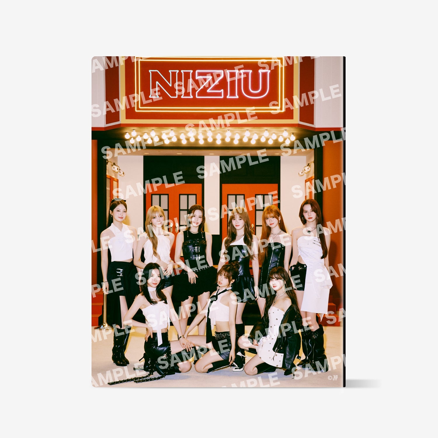 TRADING CARD CASE / NiziU『Live with U 2026 “NEW EvoNUtion