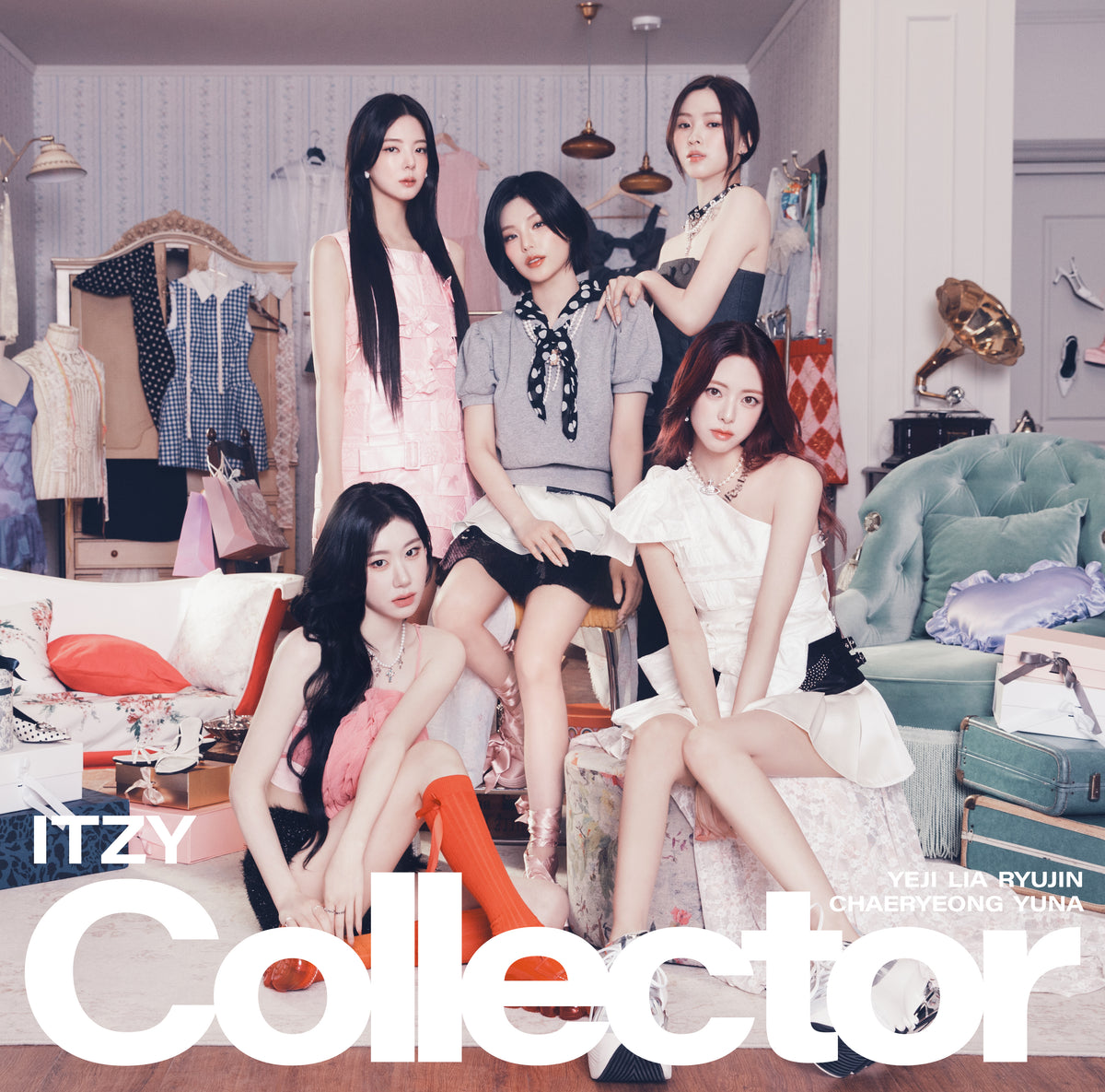 ITZY JAPAN 2nd Album『Collector』通常盤 – JYP JAPAN ONLINE STORE