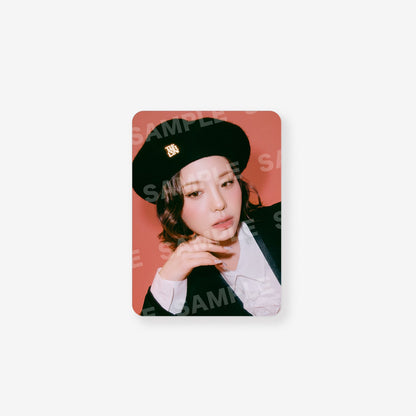 PHOTO PIN BADGE - MAKO / NiziU『Live with U 2025 “NEW EMOTION : Face To Face”』