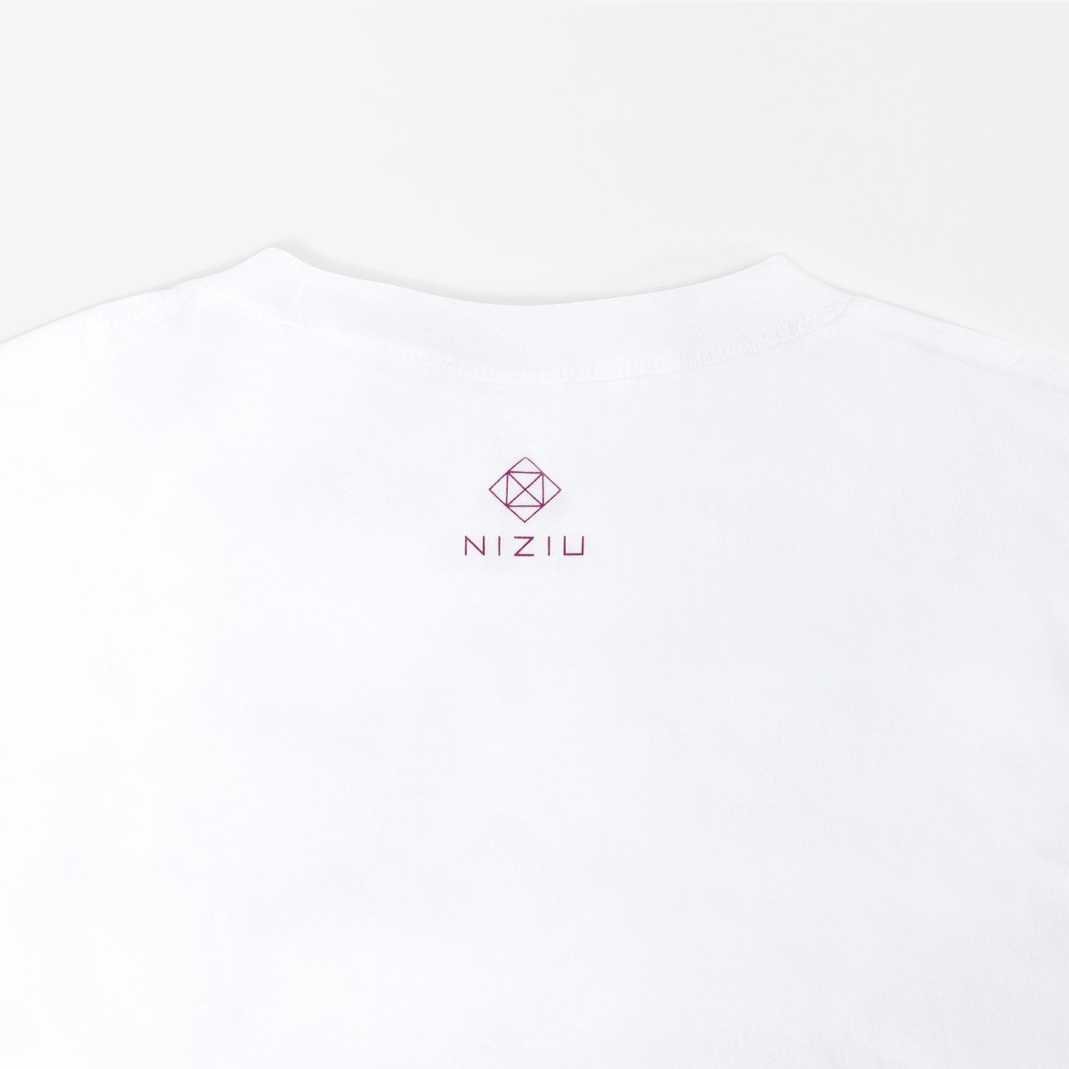 T-SHIRT【L】/ NiziU『NIZOO SWEETS BAKERY』 – JYP JAPAN ONLINE STORE
