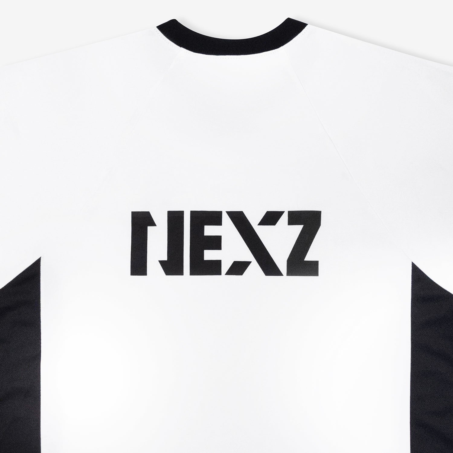 T-SHIRT / WHITE【L】/ NEXZ『SHOWCASE 2024 “Ride the Vibe”』 – JYP