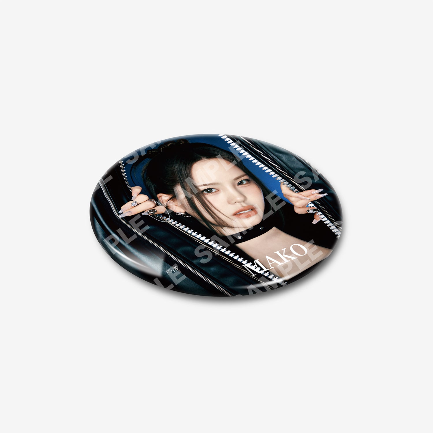 PHOTO BADGE / 75mm - MAKO / NiziU『RISE UP』 – JYP JAPAN