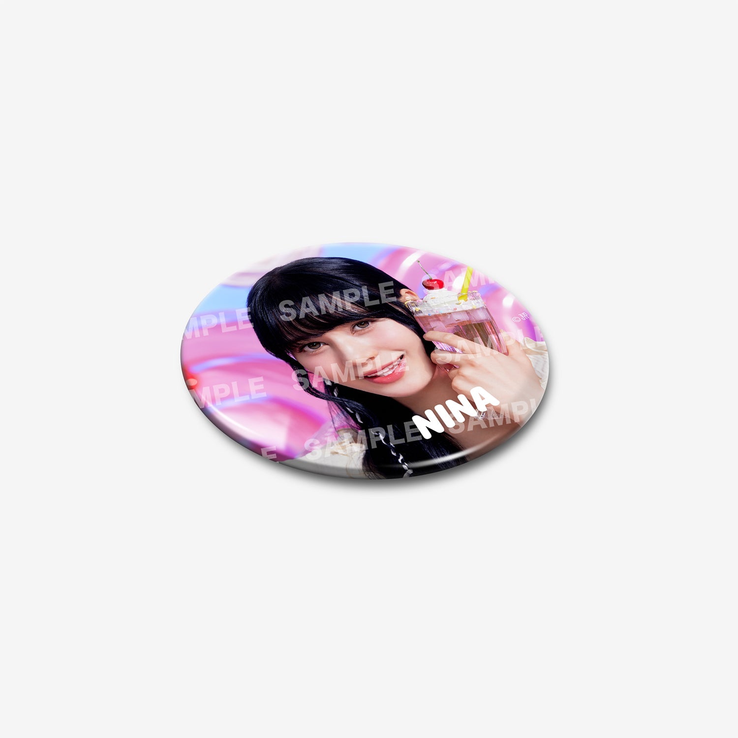 PHOTO BADGE - NINA / NiziU『JYP JAPAN POPUP STORE 2024』