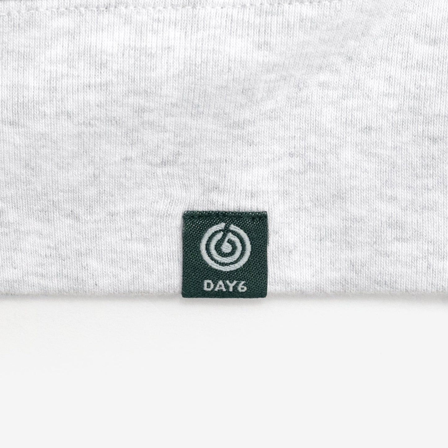 SWEAT SHIRT【XL】/ DAY6『3RD WORLD TOUR ＜FOREVER YOUNG＞』