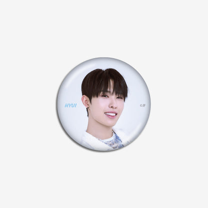 PHOTO BADGE SET - HYUI / NEXZ『Japan Debut 1st Anniversary POP-UP 1st SCOOP』