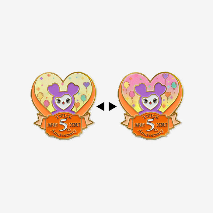 TWICE LOVELYS LENTICULAR PIN BADGE - SAVELY『TWICE JAPAN DEBUT 5th Anniversary Goods』