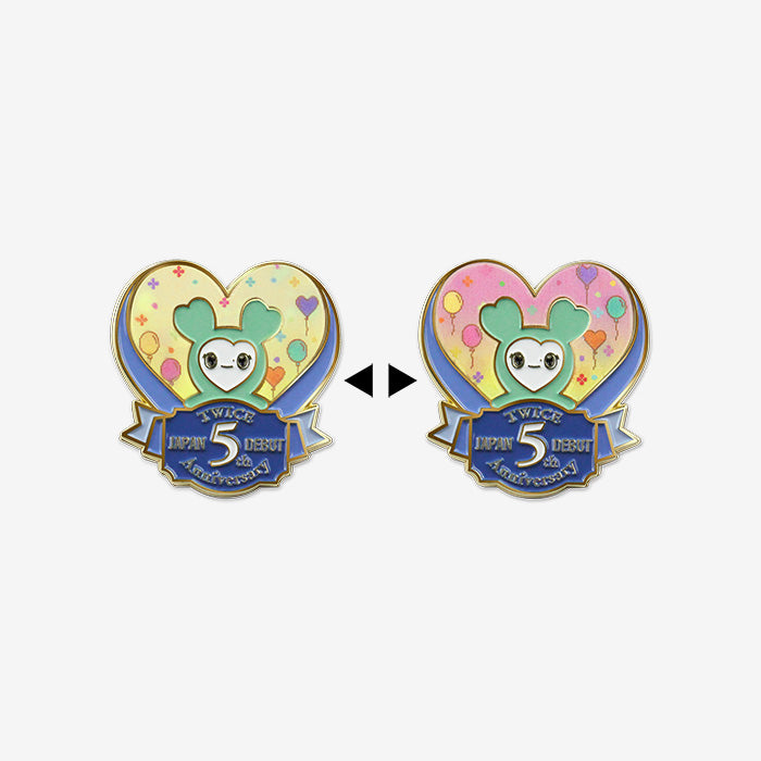 TWICE LOVELYS LENTICULAR PIN BADGE - MIVELY『TWICE JAPAN DEBUT 5th Anniversary Goods』